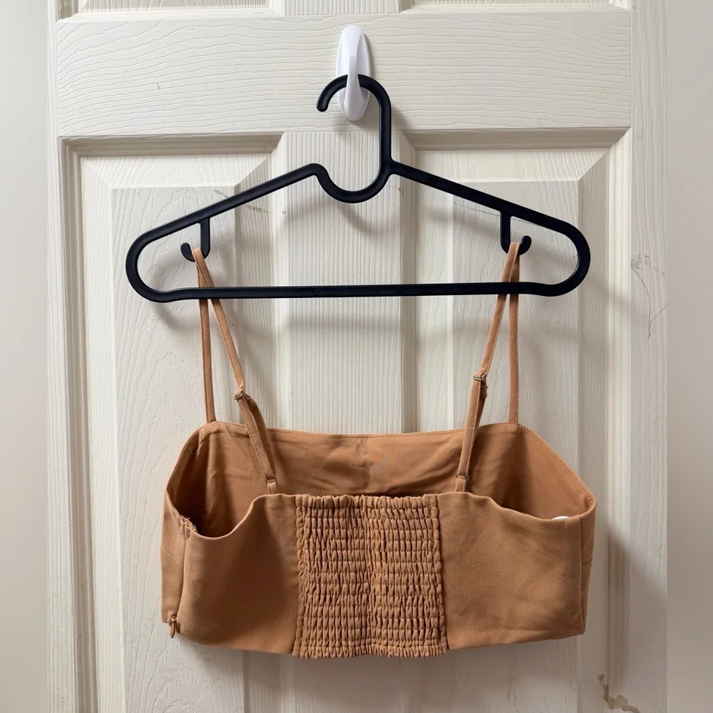 🧡 Abercrombie & Fitch Tan Smocked Crop Top - Picture 3 of 3